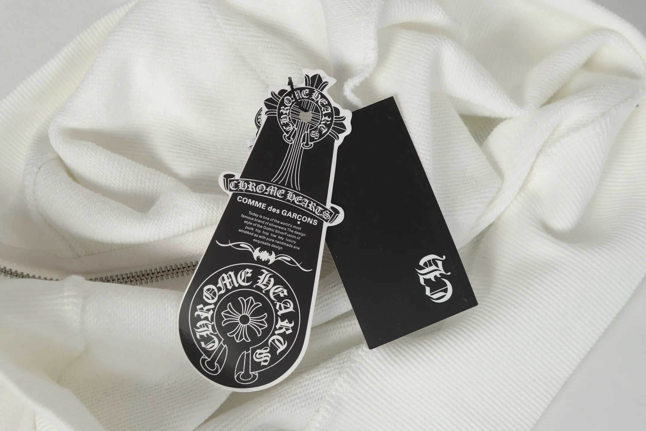 P240 Cross-border model, please do not place an order if you are pursuing quality -Chrome Hearts/Chrome Hearts 25ss Hong Kong Limited Scroll Horseshoe Print Zipper Sweater Cardigan Jacket -High weight, high density and high quality. The wool is soft, delicate and skin-friendly. It feels soft and silky. It has excellent warmth and skin-friendly properties. -Size: S M L XL